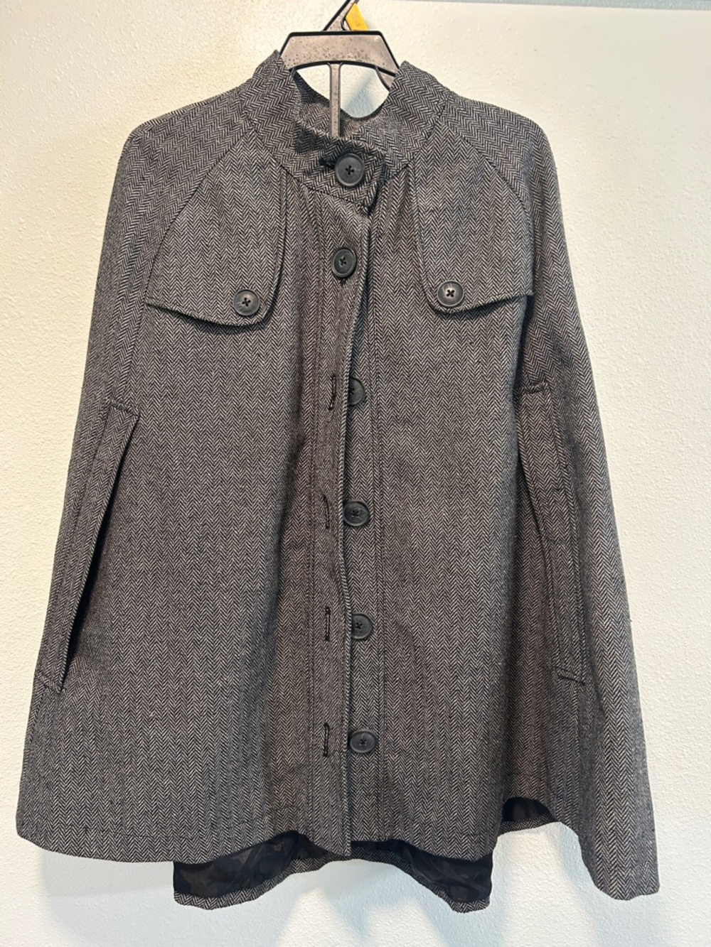 ambition Gray Herringbone Button-Front Cape